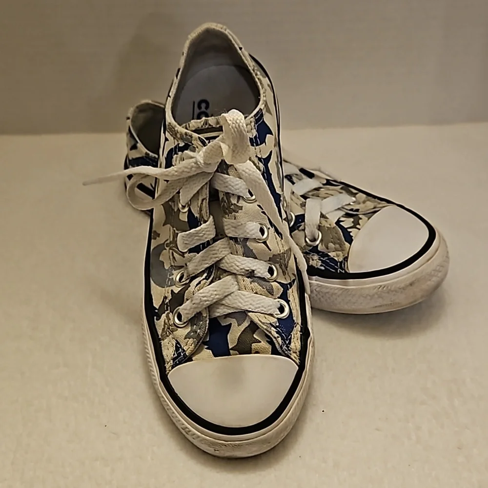 Converse All Stars Low Top Sneakers Blue/Gray Shark Bite Fish Novelty Sz 12